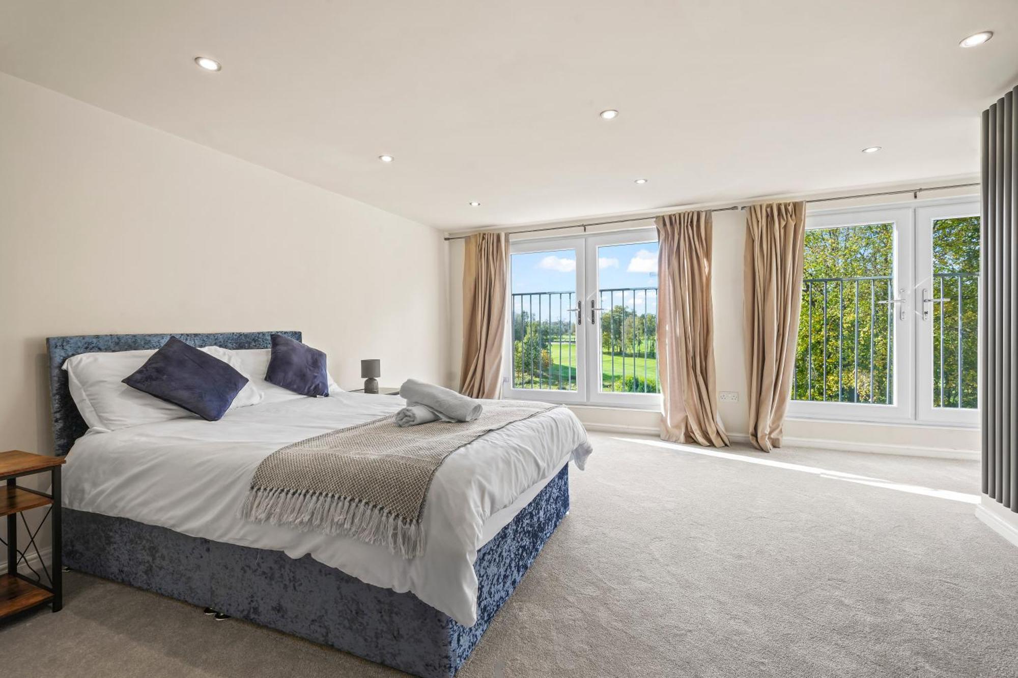 Luxurious * Bolton